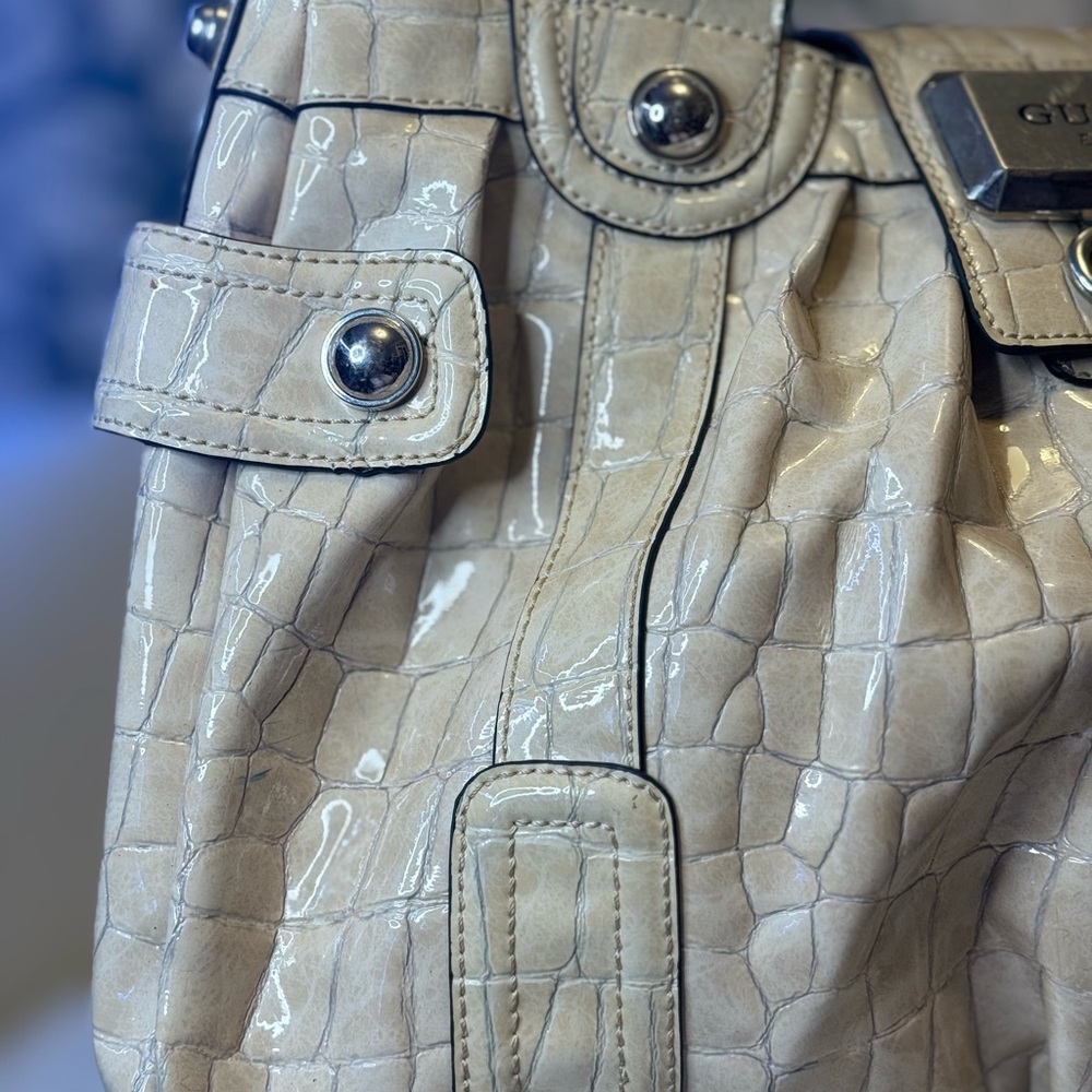 🤑 GUESS Vintage Croc-Embossed Cream Shoulder Bag - Picture 4 of 11